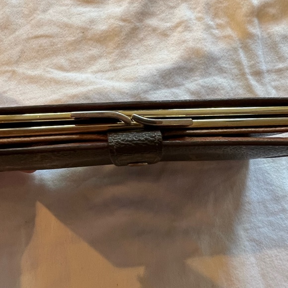 Luis Vuitton Authentic Long Vintage Kiss-lock Bifold Wallet - Picture 8 of 16